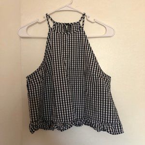 $5/25 👕 Cute checkered halter neck crop top!